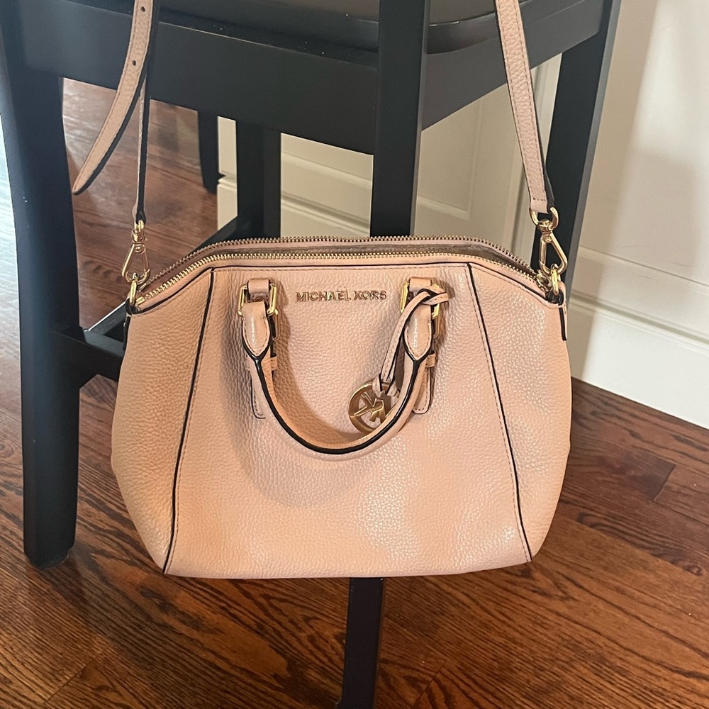 Michael Kors pebbled leather satchel purse  with crossbody strap